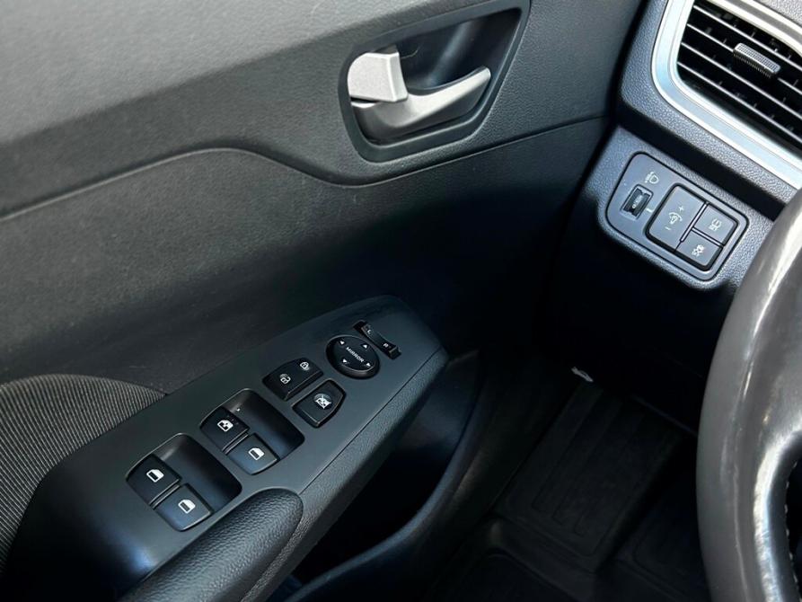 Hyundai Solaris II Санкт-Петербург  - изображение 17