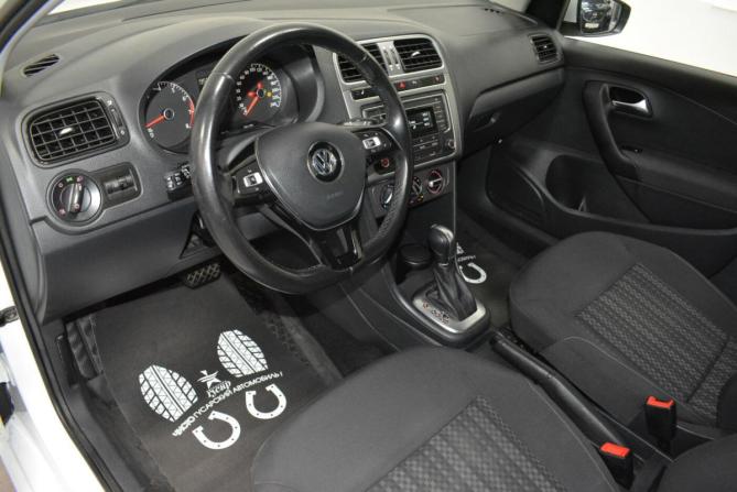 Volkswagen Polo V Рестайлинг с пробегом 2020 года, цена 1 379 000 рублей, 105000 км, седан, Автокод Объявления