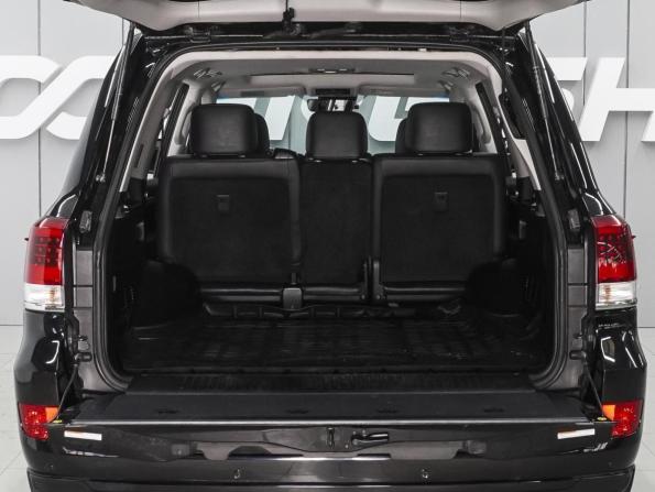 Toyota Land Cruiser 200 Series Рестайлинг 2 с пробегом 2018 года, цена 7 350 000 рублей, 165318 км, внедорожник, Автокод Объявления