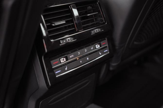 Volkswagen Touareg III с пробегом 2019 года, цена 4 799 700 рублей, 139885 км, внедорожник, Автокод Объявления