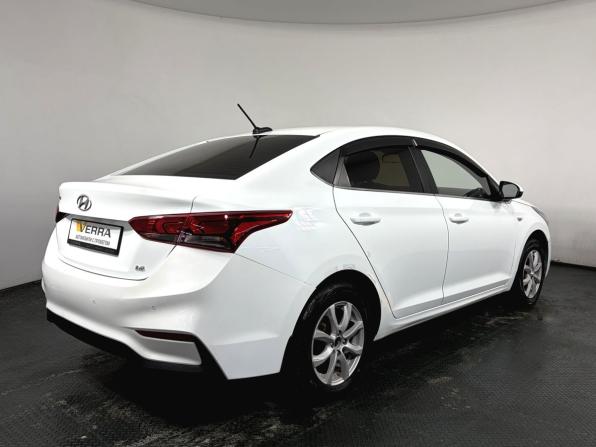 Hyundai Solaris II с пробегом 2017 года, цена 850 000 рублей, 142001 км, седан, Автокод Объявления