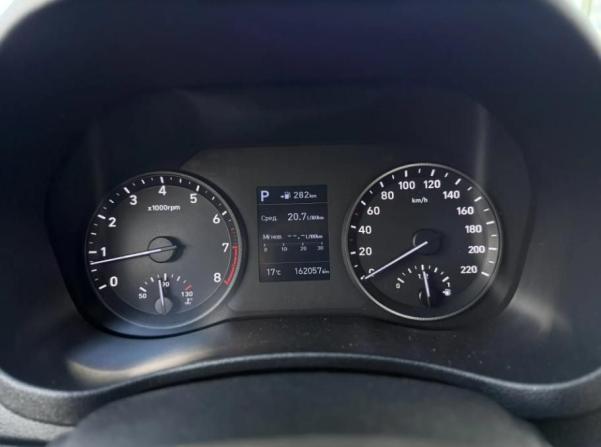 Hyundai Solaris II с пробегом 2018 года, цена 1 590 000 рублей, 162057 км, седан, Автокод Объявления