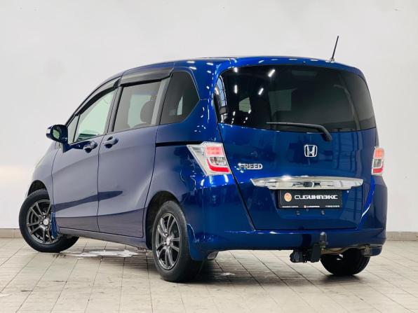 Honda Freed I Рестайлинг с пробегом 2012 года, цена 995 000 рублей, 175000 км, компактвэн, Автокод Объявления