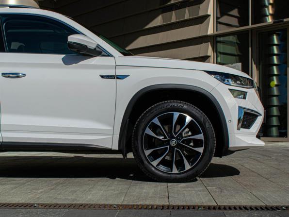 Skoda Kodiaq I Рестайлинг с пробегом 2024 года, цена 4 690 000 рублей, 15000 км, внедорожник, Автокод Объявления