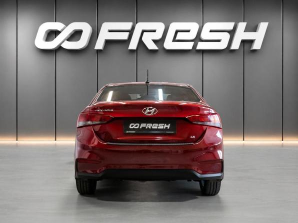 Hyundai Solaris II с пробегом 2017 года, цена 1 120 000 рублей, 155704 км, седан, Автокод Объявления