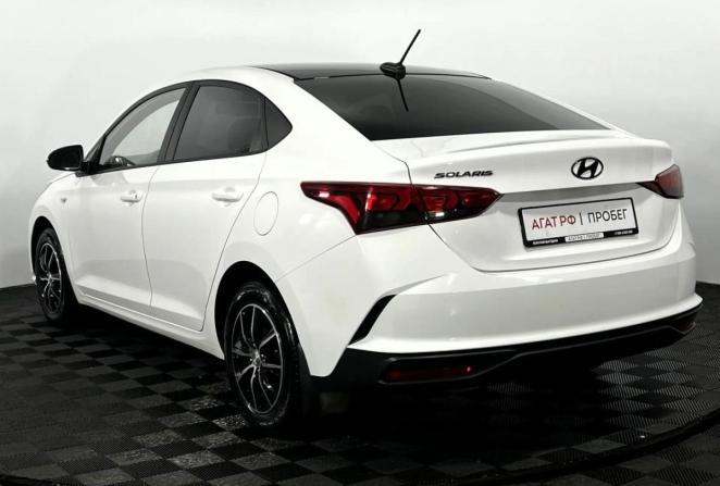 Hyundai Solaris II Рестайлинг с пробегом 2022 года, цена 1 745 000 рублей, 31816 км, седан, Автокод Объявления