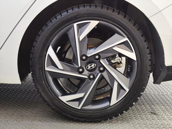 Hyundai Elantra VII (CN7) Рестайлинг с пробегом 2023 года, цена 2 205 000 рублей, 41076 км, седан, Автокод Объявления