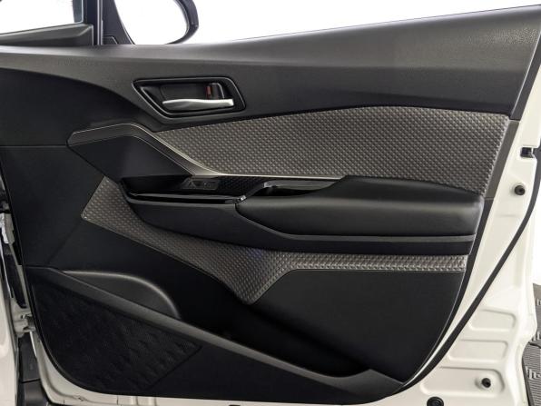 Toyota C-HR I Рестайлинг с пробегом 2021 года, цена 2 845 000 рублей, 55095 км, внедорожник, Автокод Объявления