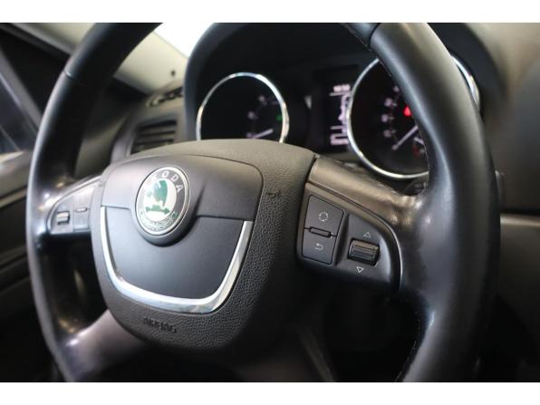 Skoda Yeti I с пробегом 2012 года, цена 967 500 рублей, 155073 км, внедорожник, Автокод Объявления