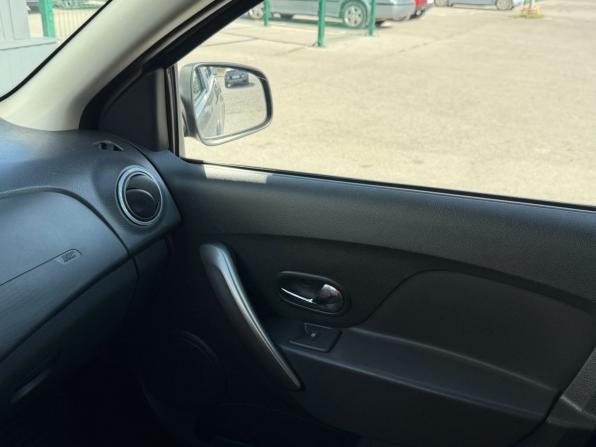 Renault Logan II с пробегом 2014 года, цена 760 000 рублей, 121280 км, седан, Автокод Объявления