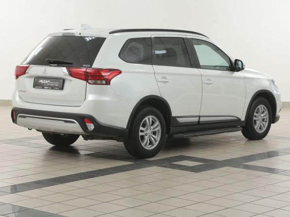 Mitsubishi Outlander III Рестайлинг 3 с пробегом 2022 года, цена 2 257 000 рублей, 77989 км, внедорожник, Автокод Объявления