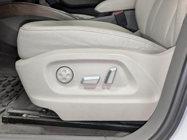 Audi Q5 I (8R) Рестайлинг с пробегом 2012 года, цена 1 999 500 рублей, 170000 км, внедорожник, Автокод Объявления