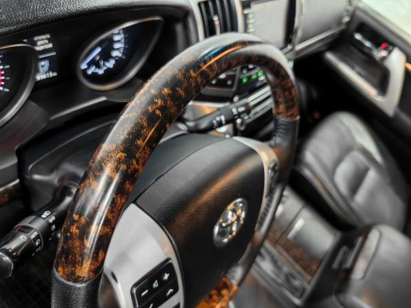 Toyota Land Cruiser 200 Series Рестайлинг 1 с пробегом 2012 года, цена 4 250 000 рублей, 200000 км, внедорожник, Автокод Объявления