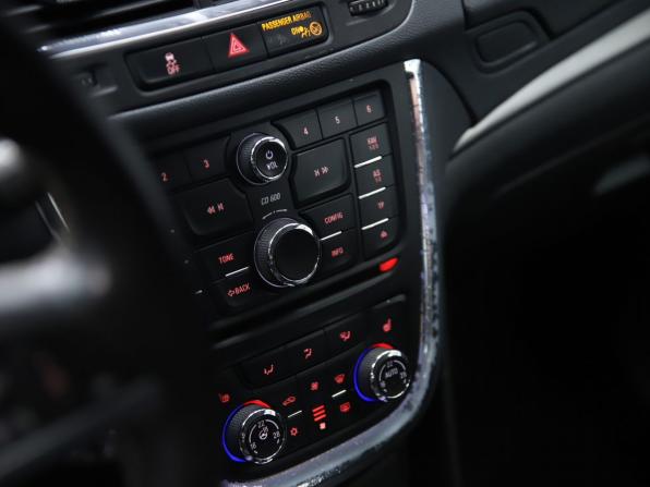 Opel Mokka I с пробегом 2014 года, цена 990 000 рублей, 153123 км, внедорожник, Автокод Объявления