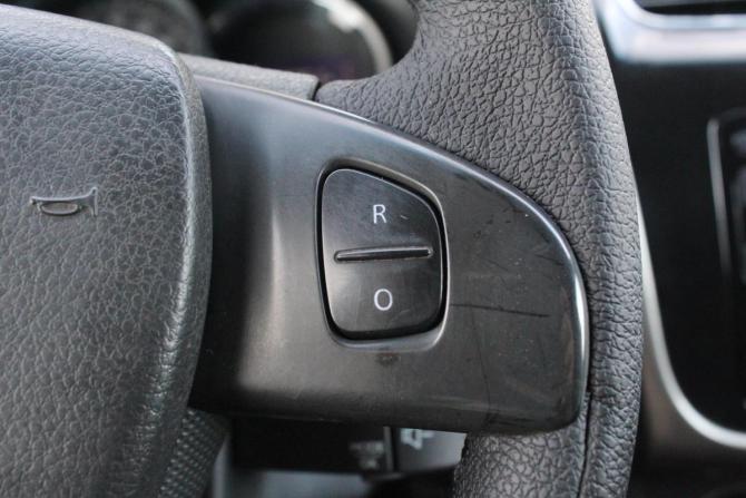 Renault Logan II с пробегом 2014 года, цена 645 000 рублей, 209740 км, седан, Автокод Объявления