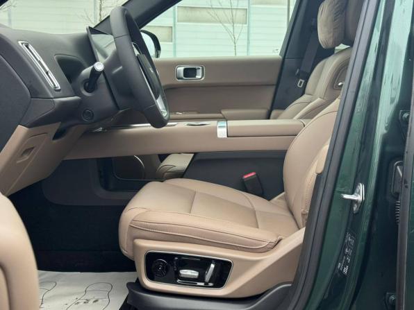 Новый Li Auto (Lixiang) L7 I Рестайлинг 2025 года, цена 8 400 000 рублей, внедорожник, Автокод Объявления
