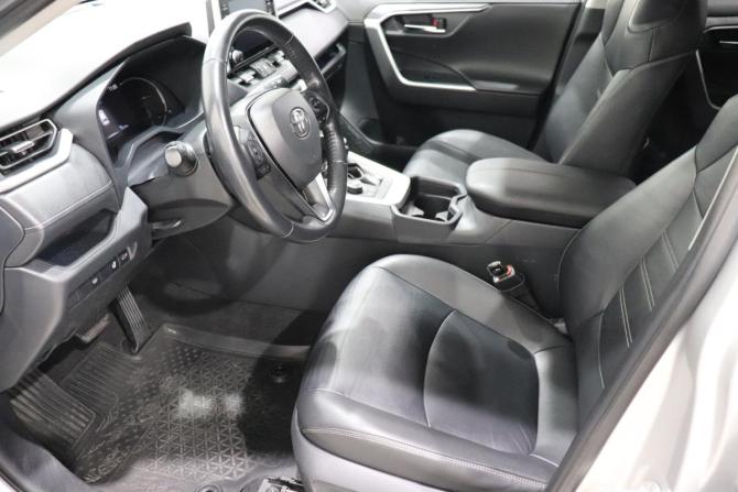 Toyota RAV4 V (XA50) с пробегом 2021 года, цена 3 320 000 рублей, 41512 км, внедорожник, Автокод Объявления