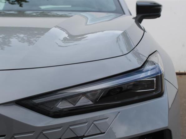 Changan UNI-V I с пробегом 2024 года, цена 2 550 000 рублей, 416 км, лифтбек, Автокод Объявления