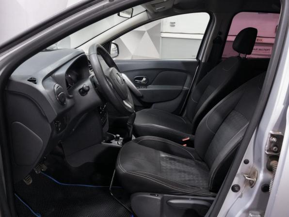 Renault Sandero II с пробегом 2015 года, цена 825 000 рублей, 155000 км, хэтчбек, Автокод Объявления