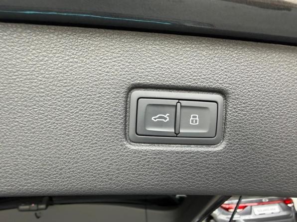 Audi Q7 II (4M) Рестайлинг 2 с пробегом 2025 года, цена 13 700 000 рублей, 15 км, внедорожник, Автокод Объявления