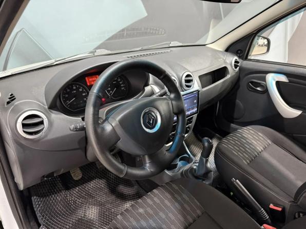 Renault Logan I Рестайлинг с пробегом 2013 года, цена 410 000 рублей, 135000 км, седан, Автокод Объявления