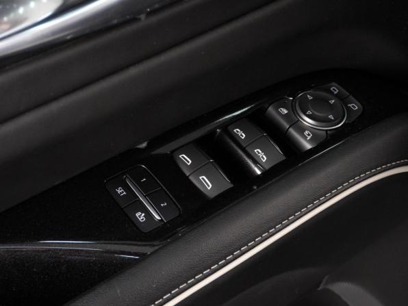 Cadillac Escalade V с пробегом 2022 года, цена 13 455 000 рублей, 27785 км, внедорожник, Автокод Объявления