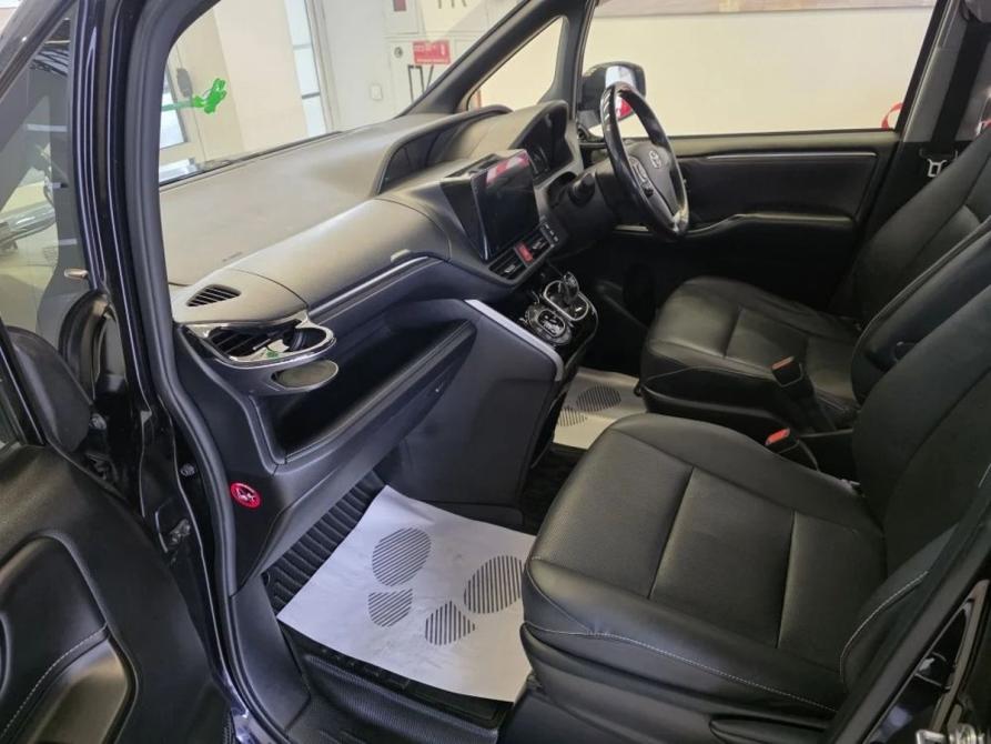 Toyota Voxy III (R80) Челябинск  - изображение 24