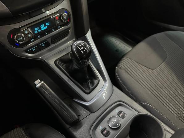 Ford Focus III с пробегом 2012 года, цена 570 000 рублей, 260756 км, хэтчбек, Автокод Объявления