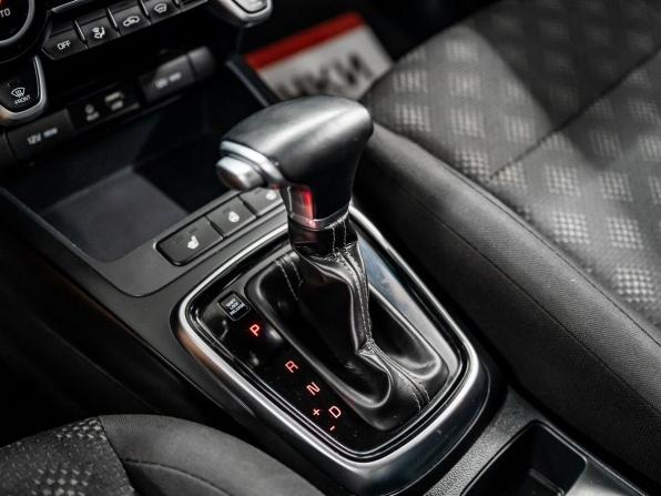 Kia Rio IV с пробегом 2018 года, цена 1 460 000 рублей, 105000 км, седан, Автокод Объявления