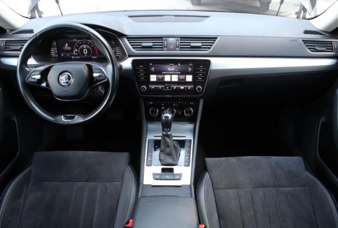Skoda Superb III Рестайлинг с пробегом 2021 года, цена 2 380 000 рублей, 90528 км, лифтбек, Автокод Объявления