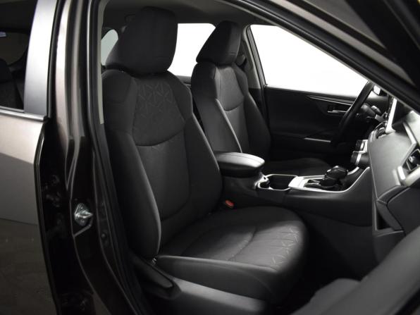 Toyota RAV4 V (XA50) с пробегом 2021 года, цена 2 570 100 рублей, 124741 км, внедорожник, Автокод Объявления