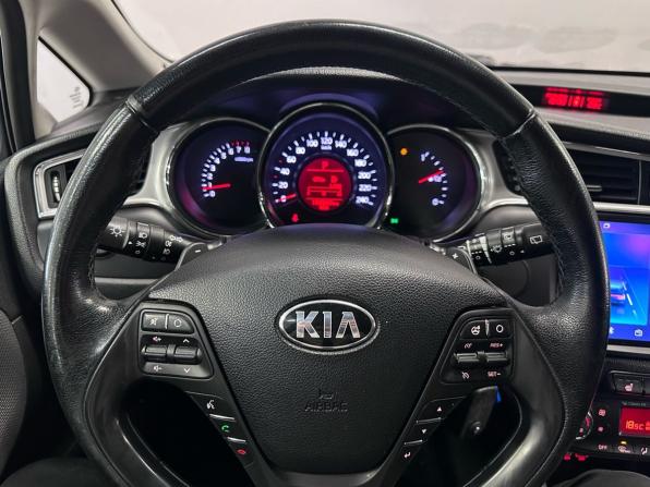 Kia Ceed II Рестайлинг с пробегом 2016 года, цена 1 370 000 рублей, 132548 км, хэтчбек, Автокод Объявления