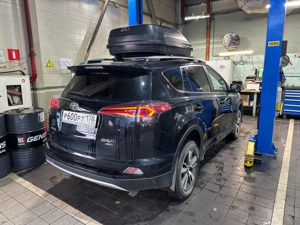 Toyota RAV4 IV (XA40) Рестайлинг с пробегом 2018 года, цена 2 099 000 рублей, 165884 км, внедорожник, Автокод Объявления