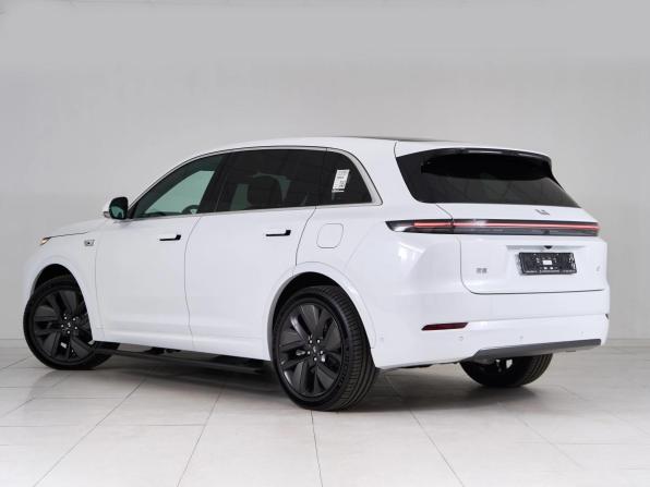 Li Auto (Lixiang) L7 I Рестайлинг с пробегом 2025 года, цена 7 355 000 рублей, 5 км, внедорожник, Автокод Объявления