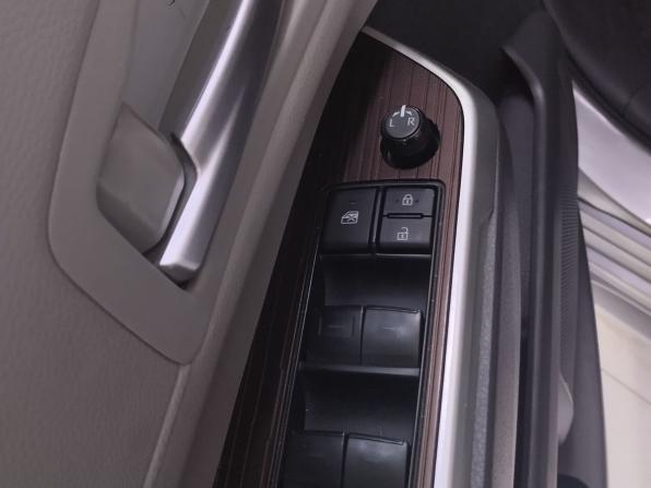 Toyota Sienna IV с пробегом 2022 года, цена 4 700 000 рублей, 129439 км, минивэн, Автокод Объявления