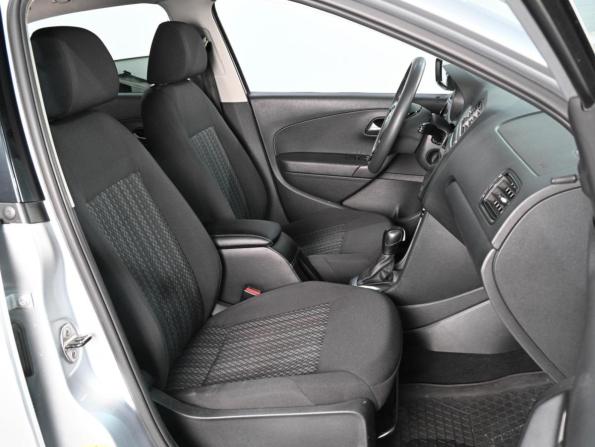 Volkswagen Polo V Рестайлинг с пробегом 2019 года, цена 1 499 000 рублей, 101220 км, седан, Автокод Объявления