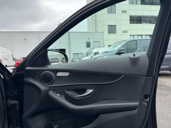 Mercedes-Benz C-Класс IV (W205) Рестайлинг с пробегом 2019 года, цена 3 430 000 рублей, 81761 км, седан, Автокод Объявления