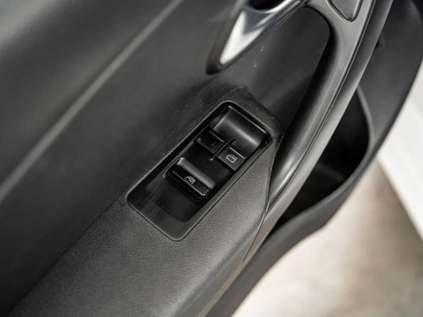 Volkswagen Polo V Рестайлинг с пробегом 2019 года, цена 975 000 рублей, 157720 км, седан, Автокод Объявления