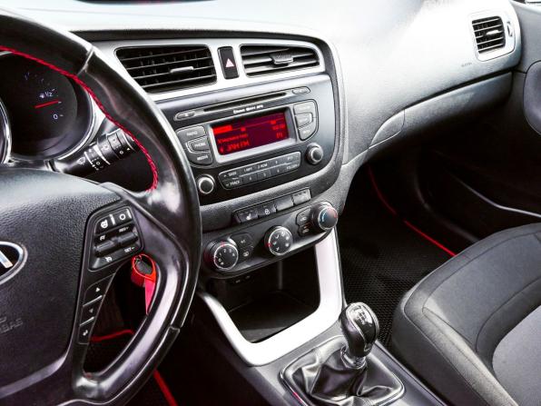 Kia Ceed II с пробегом 2014 года, цена 1 009 000 рублей, 143363 км, хэтчбек, Автокод Объявления