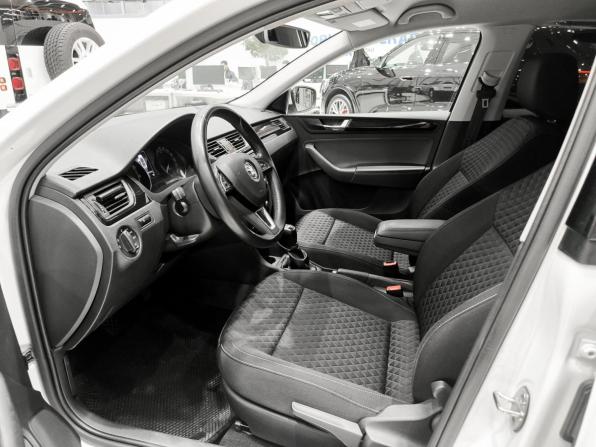 Skoda Rapid I Рестайлинг с пробегом 2017 года, цена 1 120 000 рублей, 90000 км, лифтбек, Автокод Объявления