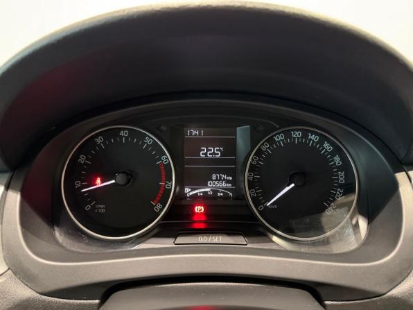 Skoda Rapid I с пробегом 2016 года, цена 1 080 000 рублей, 100001 км, лифтбек, Автокод Объявления