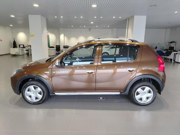 Renault Sandero I с пробегом 2013 года, цена 720 000 рублей, 125191 км, хэтчбек, Автокод Объявления