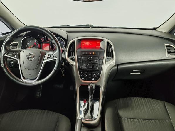 Opel Astra J с пробегом 2010 года, цена 629 000 рублей, 227473 км, хэтчбек, Автокод Объявления