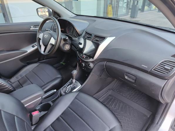 Hyundai Solaris I с пробегом 2013 года, цена 670 000 рублей, 134915 км, седан, Автокод Объявления