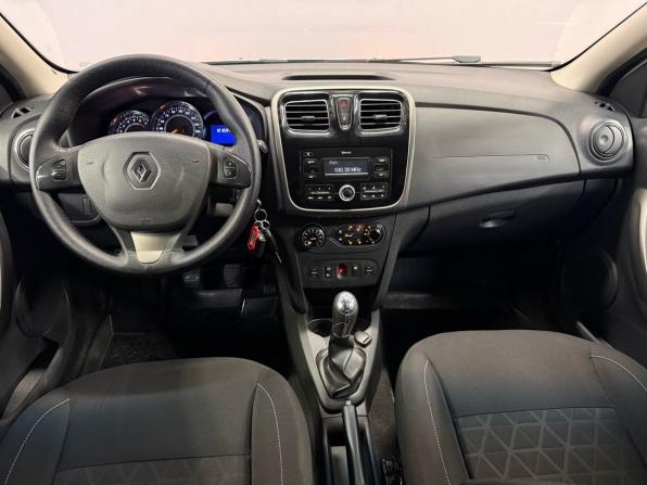 Renault Sandero II с пробегом 2017 года, цена 950 000 рублей, 120396 км, хэтчбек, Автокод Объявления