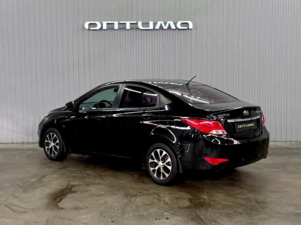 Hyundai Solaris I Рестайлинг с пробегом 2015 года, цена 1 097 000 рублей, 76840 км, седан, Автокод Объявления