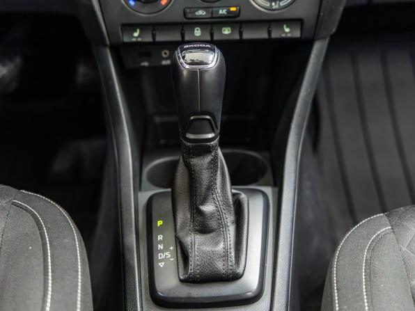 Skoda Rapid I с пробегом 2016 года, цена 998 000 рублей, 148041 км, лифтбек, Автокод Объявления
