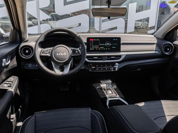 Kia K3 II (China Market) Рестайлинг с пробегом 2026 года, цена 2 505 000 рублей, 128 км, седан, Автокод Объявления