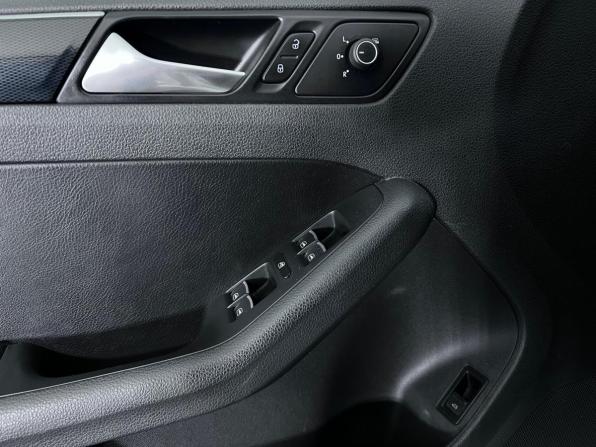 Volkswagen Jetta VI Рестайлинг с пробегом 2015 года, цена 1 230 000 рублей, 183258 км, седан, Автокод Объявления