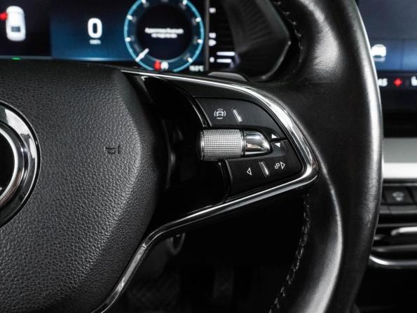 Skoda Octavia IV (A8) с пробегом 2021 года, цена 2 169 000 рублей, 120426 км, лифтбек, Автокод Объявления